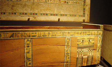 Hallan en Egipto tres ataúdes de madera de la época grecorromana